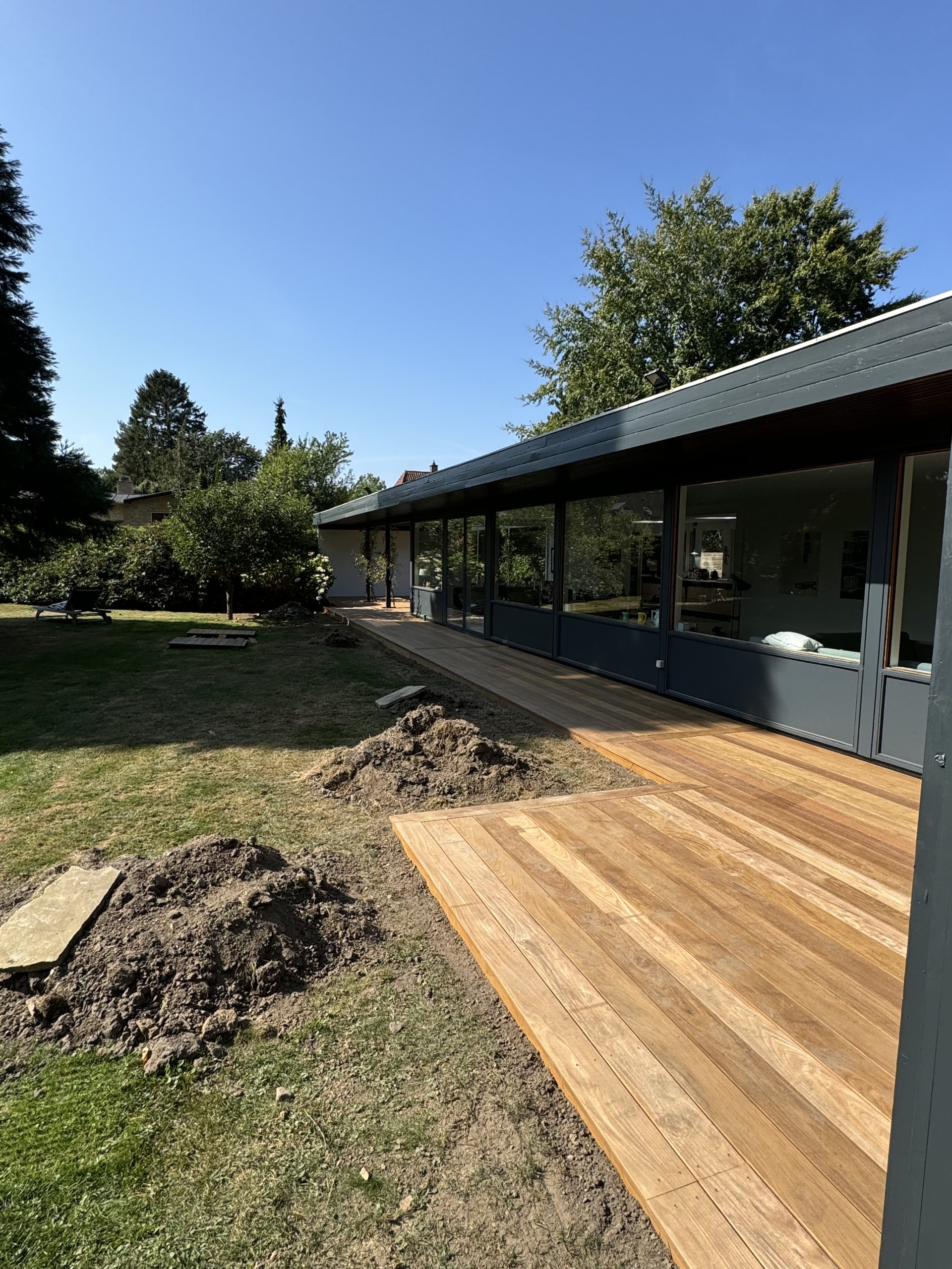 Terrasse omkring huset i Greve